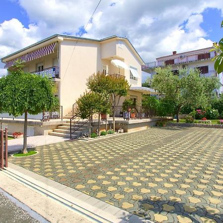 Apartments Jele Малинска Экстерьер фото